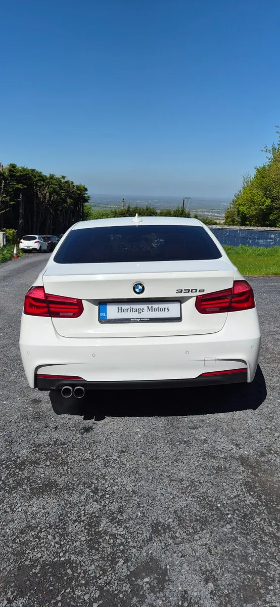 BMW 330e M SPORT 2016 - Image 6