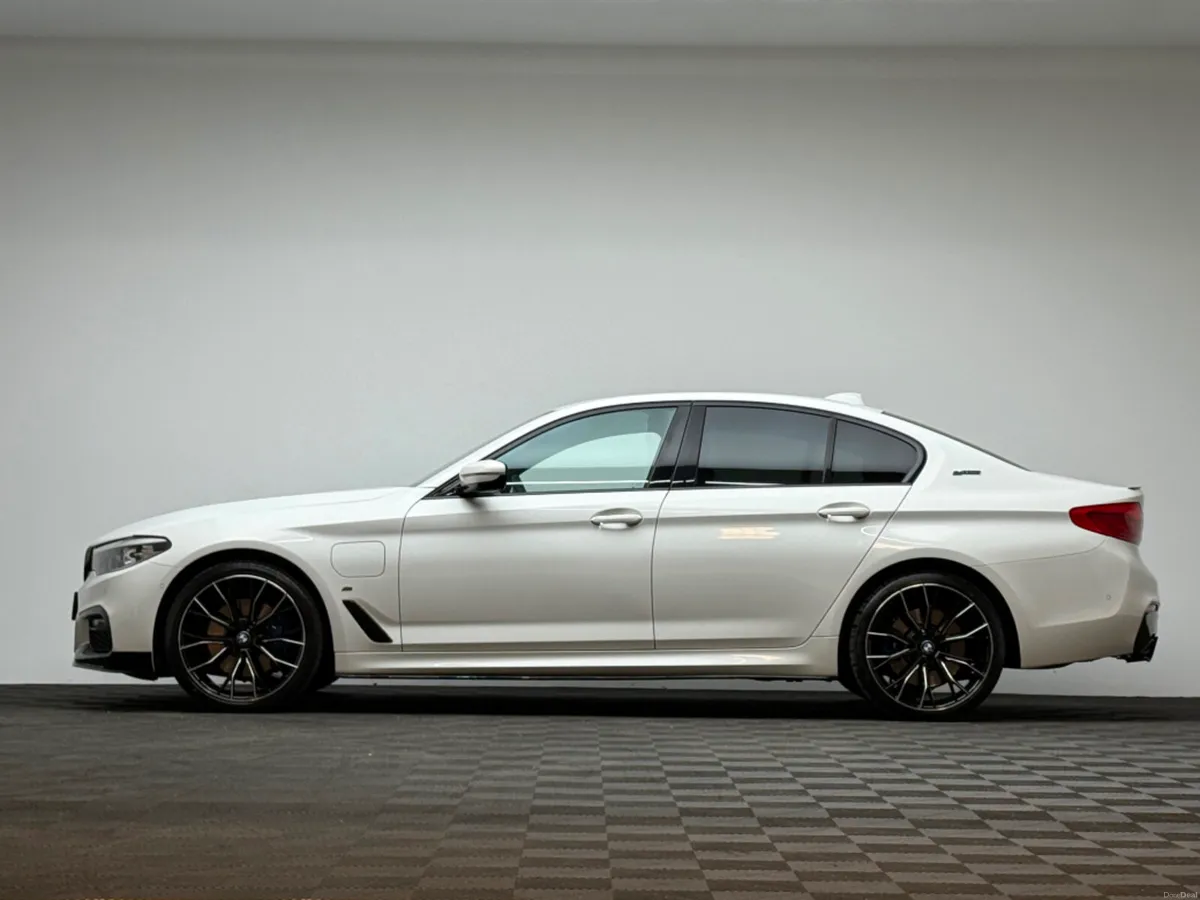 BMW 5-Series 530E M SPORT - Image 4