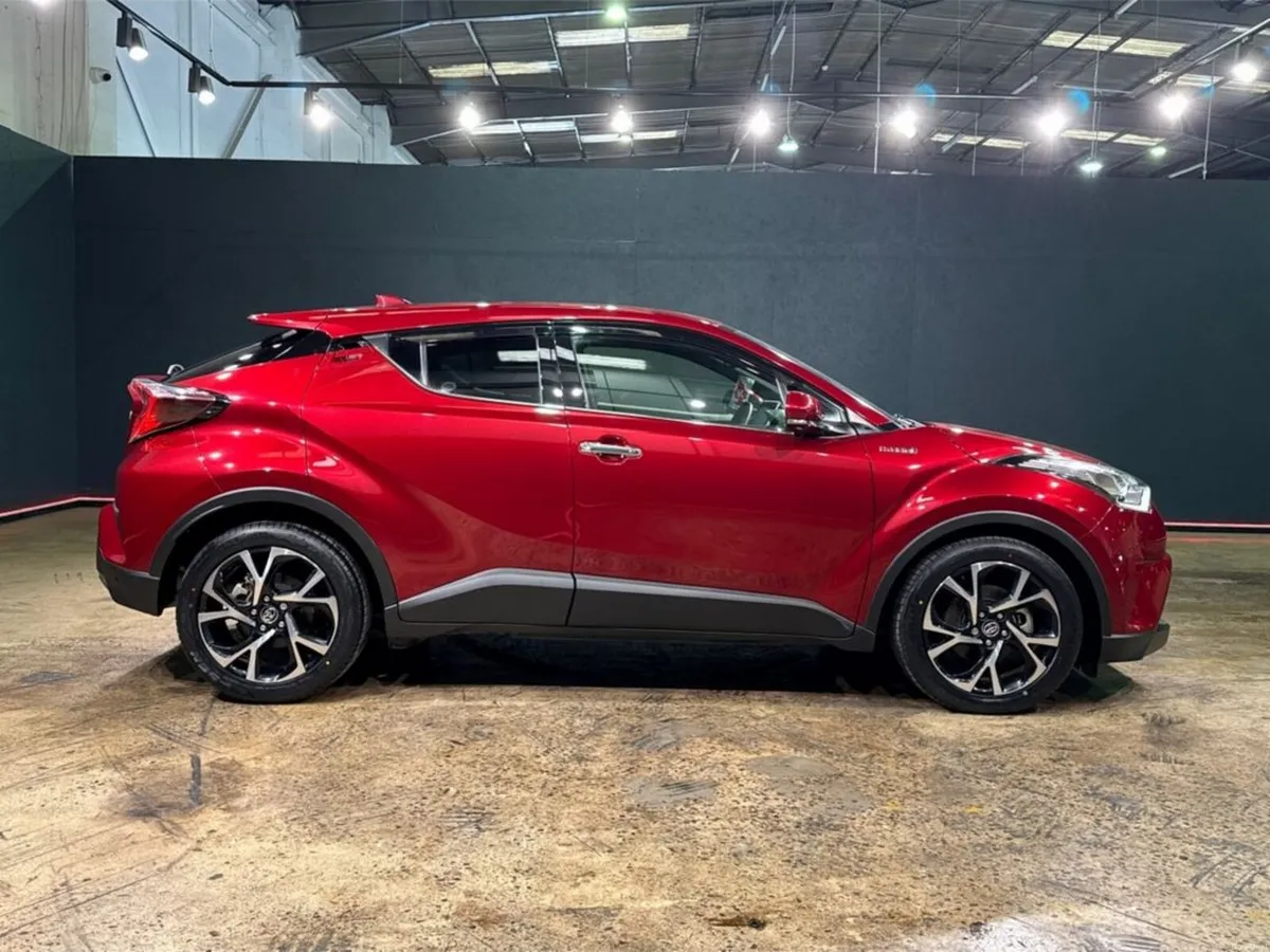 Toyota C-HR HYBRID 1.8L AUTOMATIC - G LED EDITION - Image 3