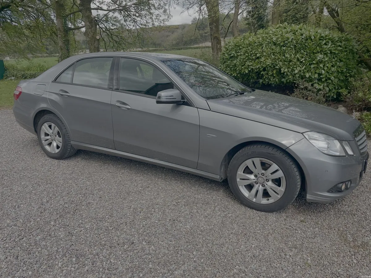 Mercedes-Benz E-Class 2011 - Image 4