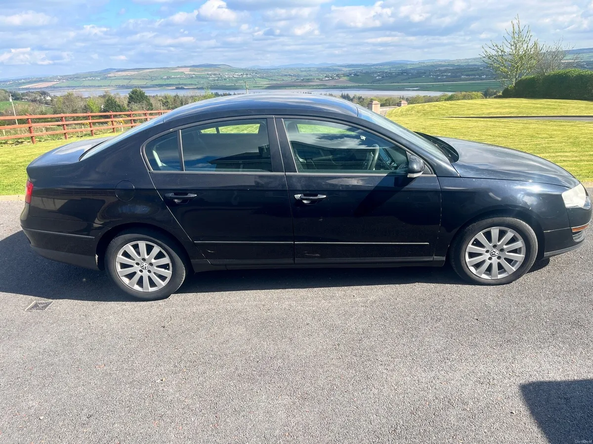 2009 Volkswagen Passat 2.0 TDI - Image 2