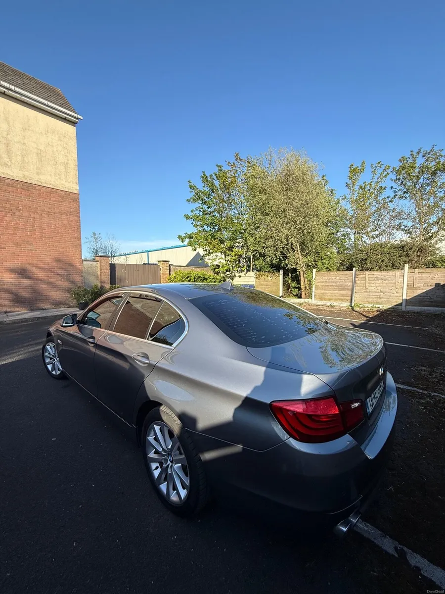 BMW 5-Series 2013 - Image 2