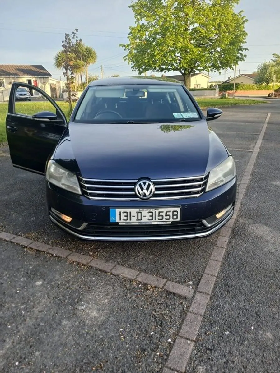 2013 Volkswagen Passat - Image 2