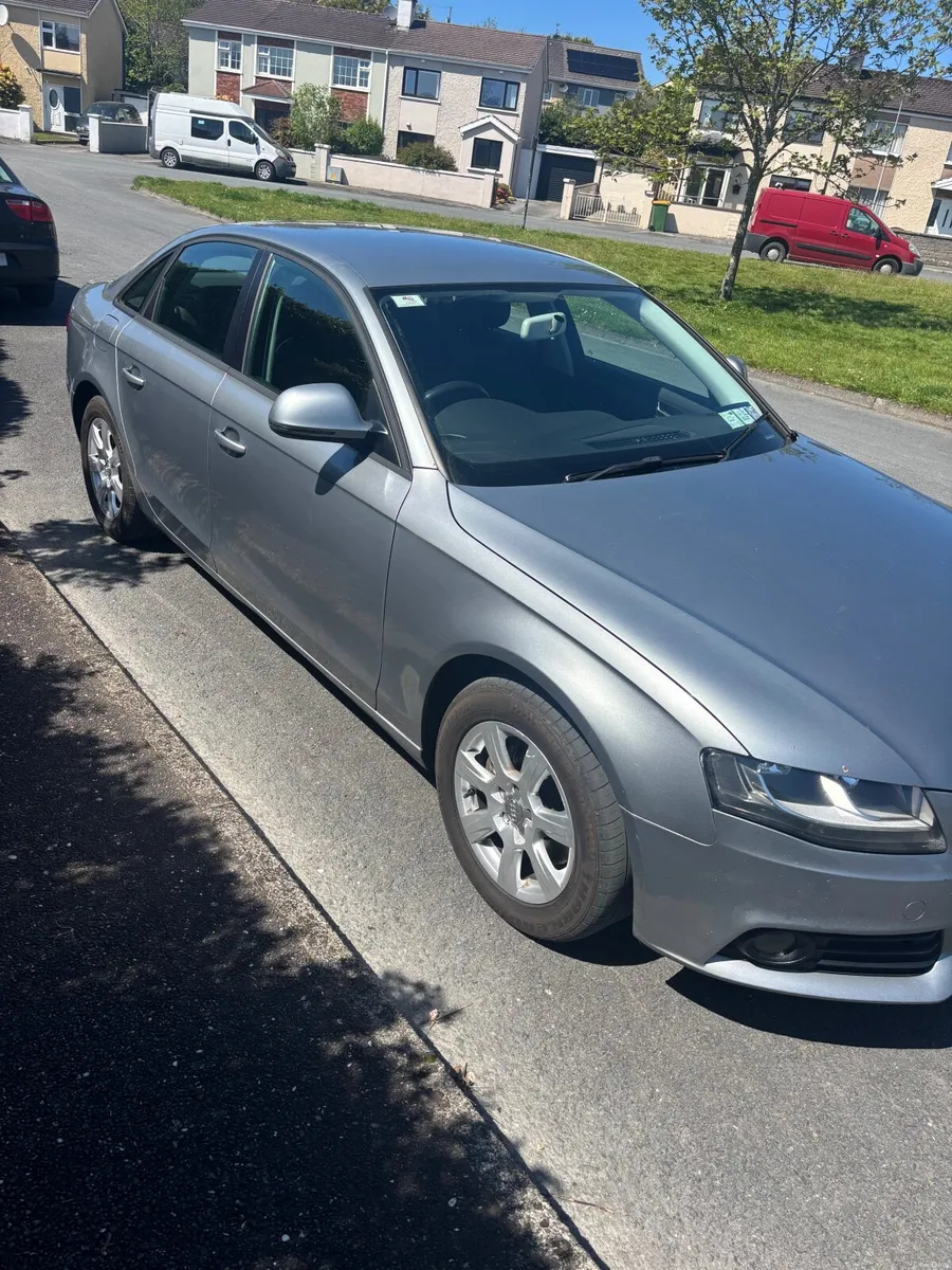 Audi A4 2009 - Image 2