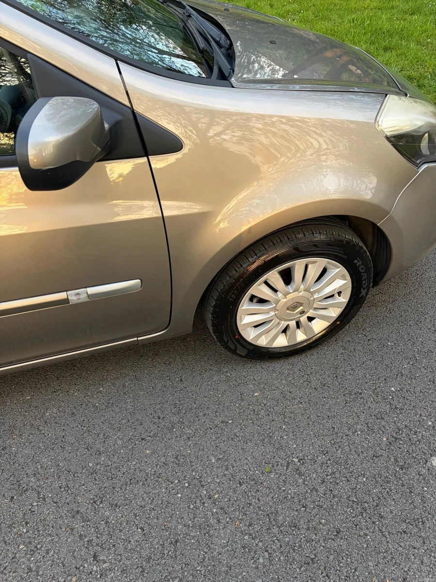 Renault Clio 3 Automatic - Image 4