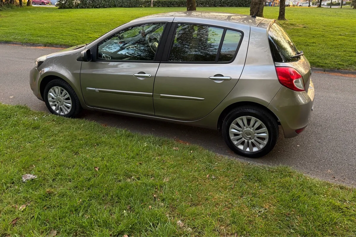 Renault Clio 3 Automatic - Image 1