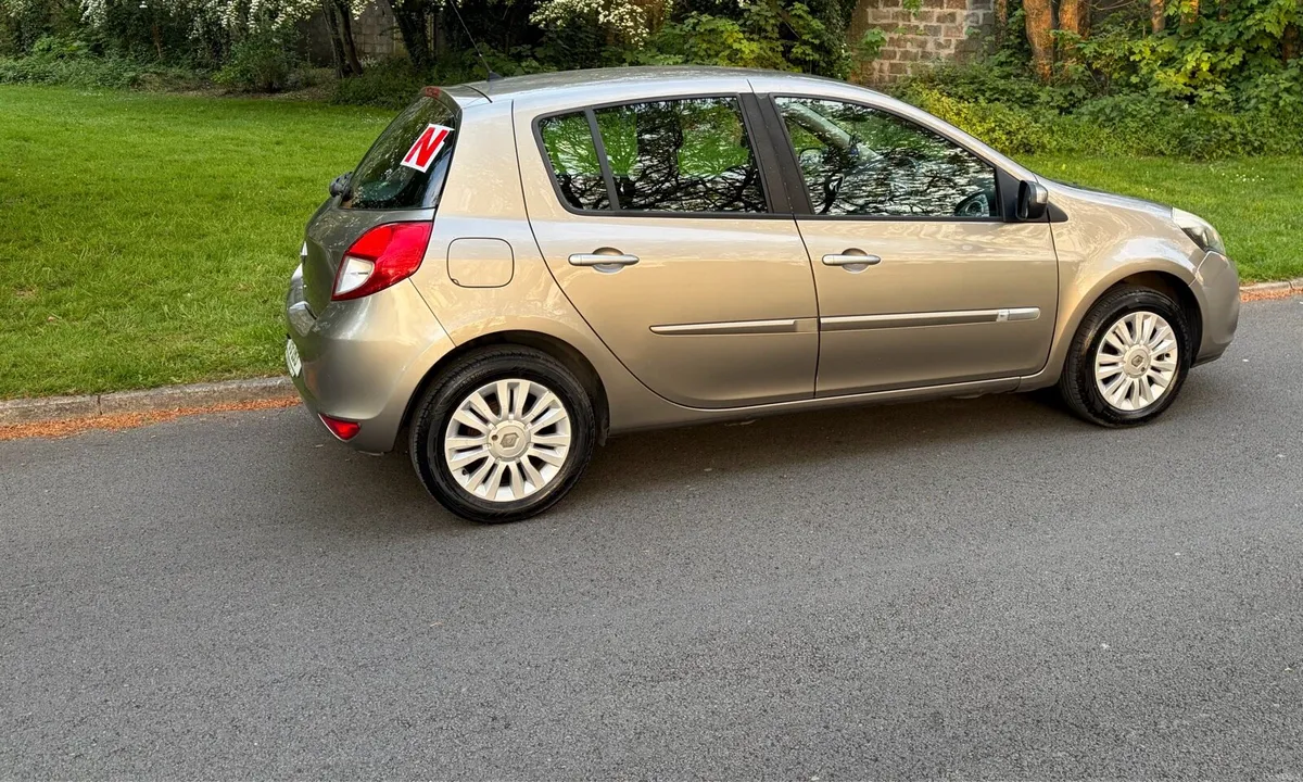 Renault Clio 3 Automatic - Image 3
