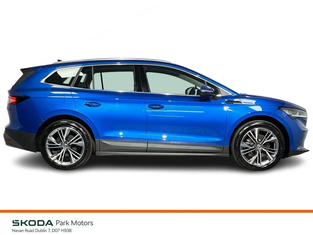 Skoda Enyaq IV 80 - Reversing Camera - Ambient Lig - Image 6