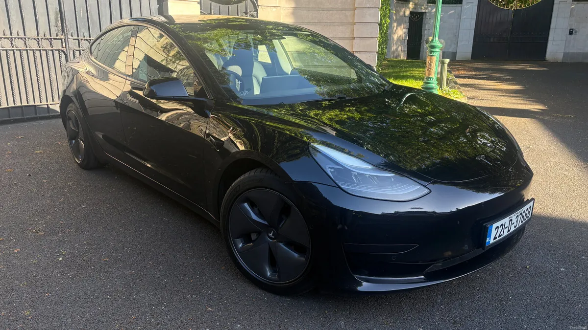 2022 Tesla Model 3 RWD - Image 3