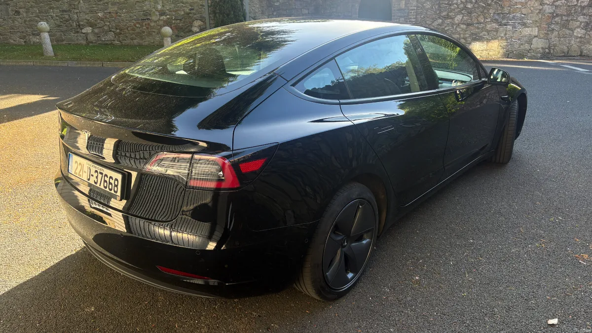 2022 Tesla Model 3 RWD - Image 4