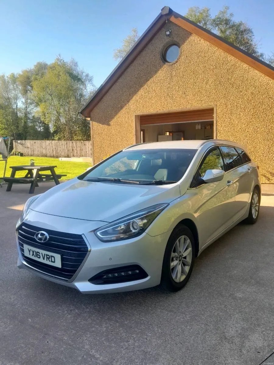 2016 HYUNDAI I40 1.7 CRDI BLUE DRIVE SE NAV 5DR - Image 1
