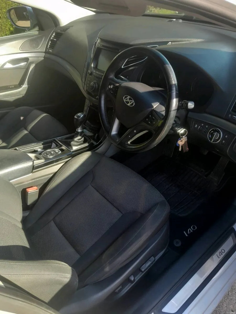 2016 HYUNDAI I40 1.7 CRDI BLUE DRIVE SE NAV 5DR - Image 4