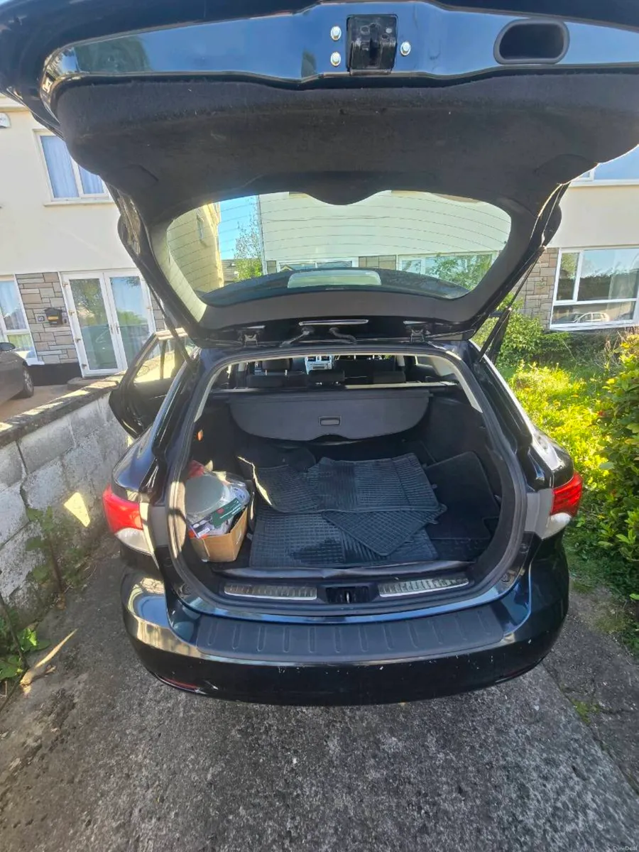 Toyota Avensis - Image 2