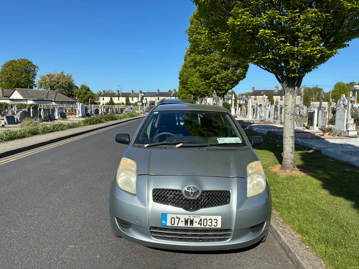 Toyota Yaris - €1,950 - Image 3