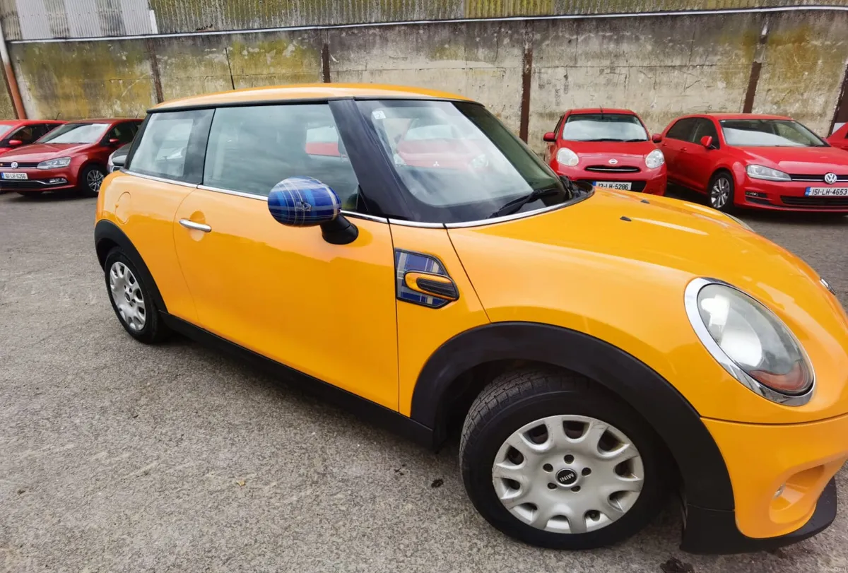 Mini Cooper Automatic 2015 - 54k km - 3DR - Image 4