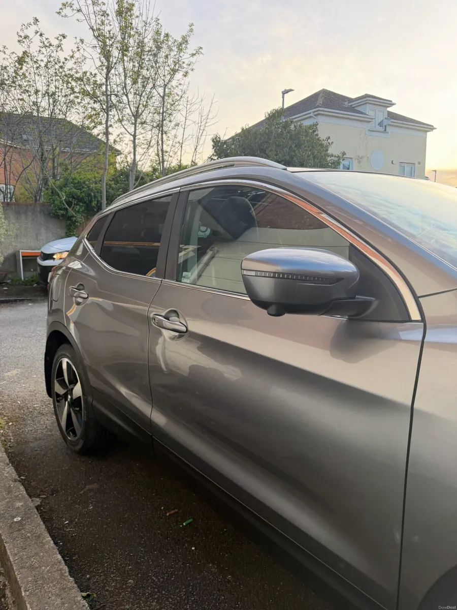 Nissan Qashqai 2017 Low Mileage - Image 2