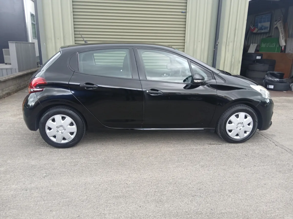 Peugeot 208   2017 - Image 3