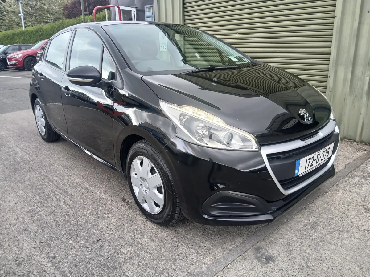 Peugeot 208   2017 - Image 1