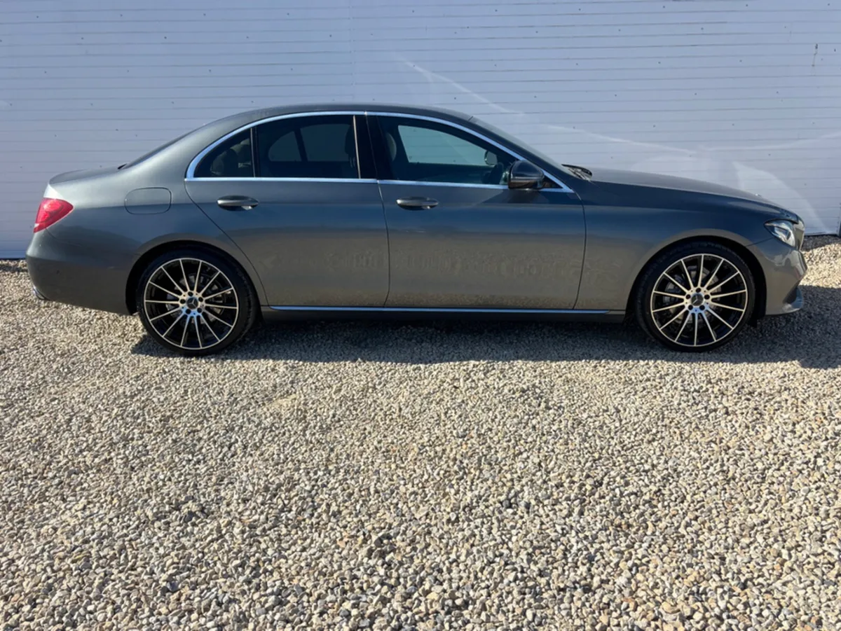 Mercedes-Benz E-Class 220 D AVANTGARDE 4DR AUTO - Image 3