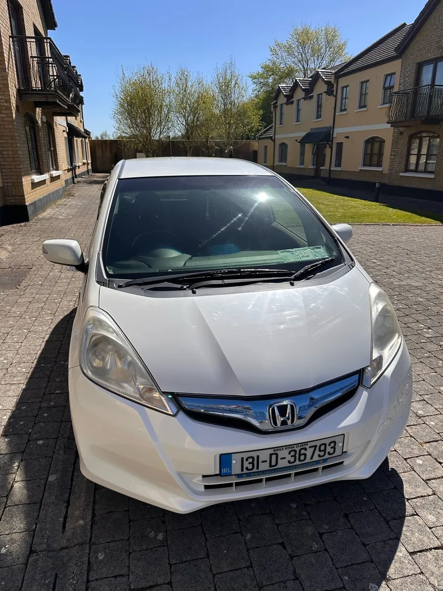 Honda Fit 1.3 Petrol Hybrid - Image 2