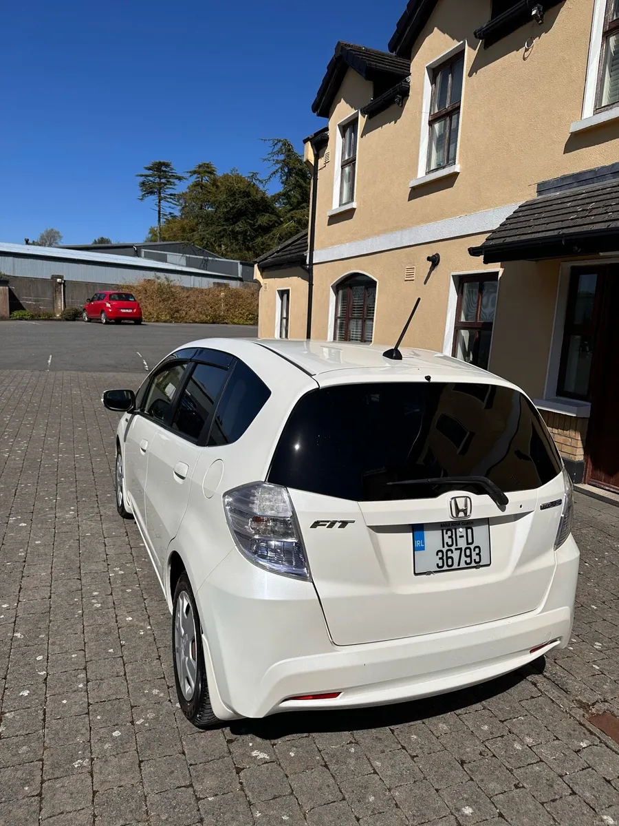 Honda Fit 1.3 Petrol Hybrid - Image 6
