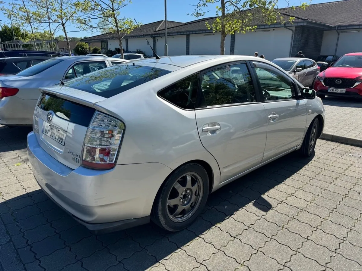 Toyota Prius 2007 - Image 2