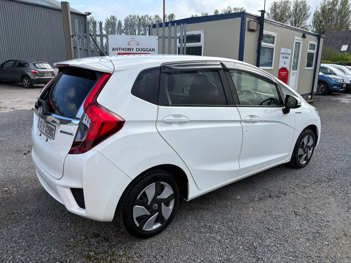 152 Honda Fit hybrid - Image 3