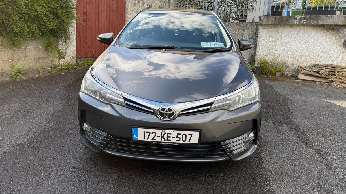 FABULOUS TOYOTA COROLLA SALOON DIESEL - Image 2