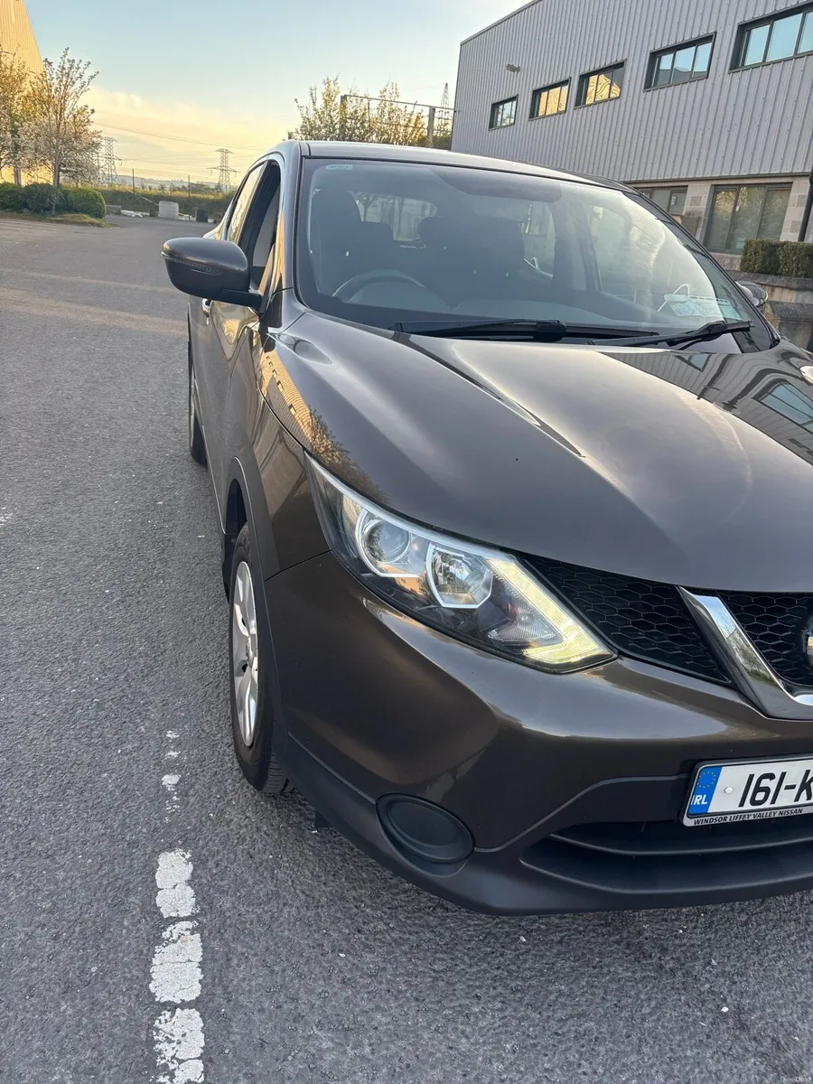 Immaculate Nissan Qashqai one owner - Image 1
