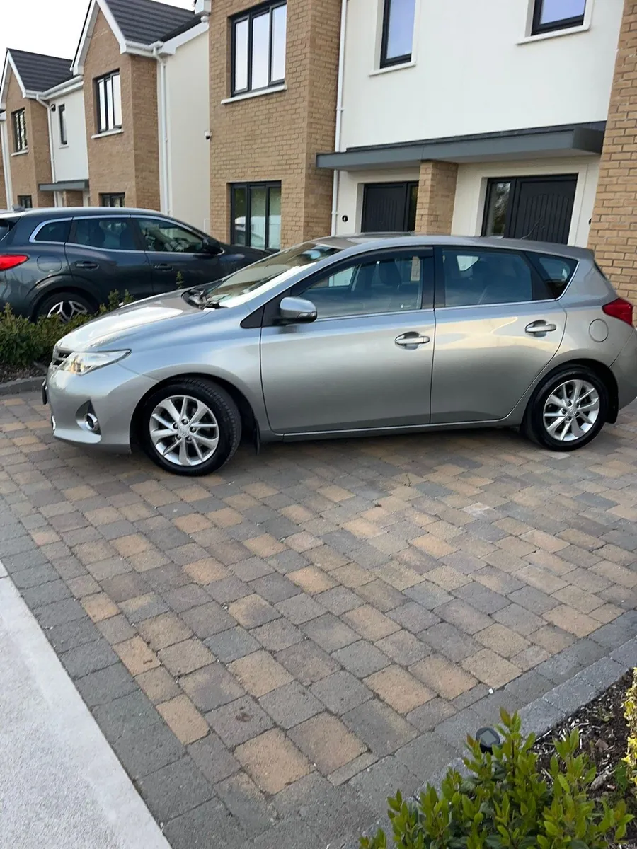 2014 Toyota Auris Luna 1.4 D4D - Image 3