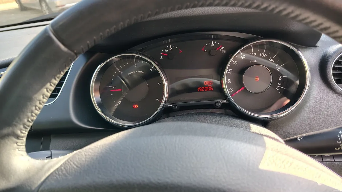 Peugeot 3008 2011 - Image 2