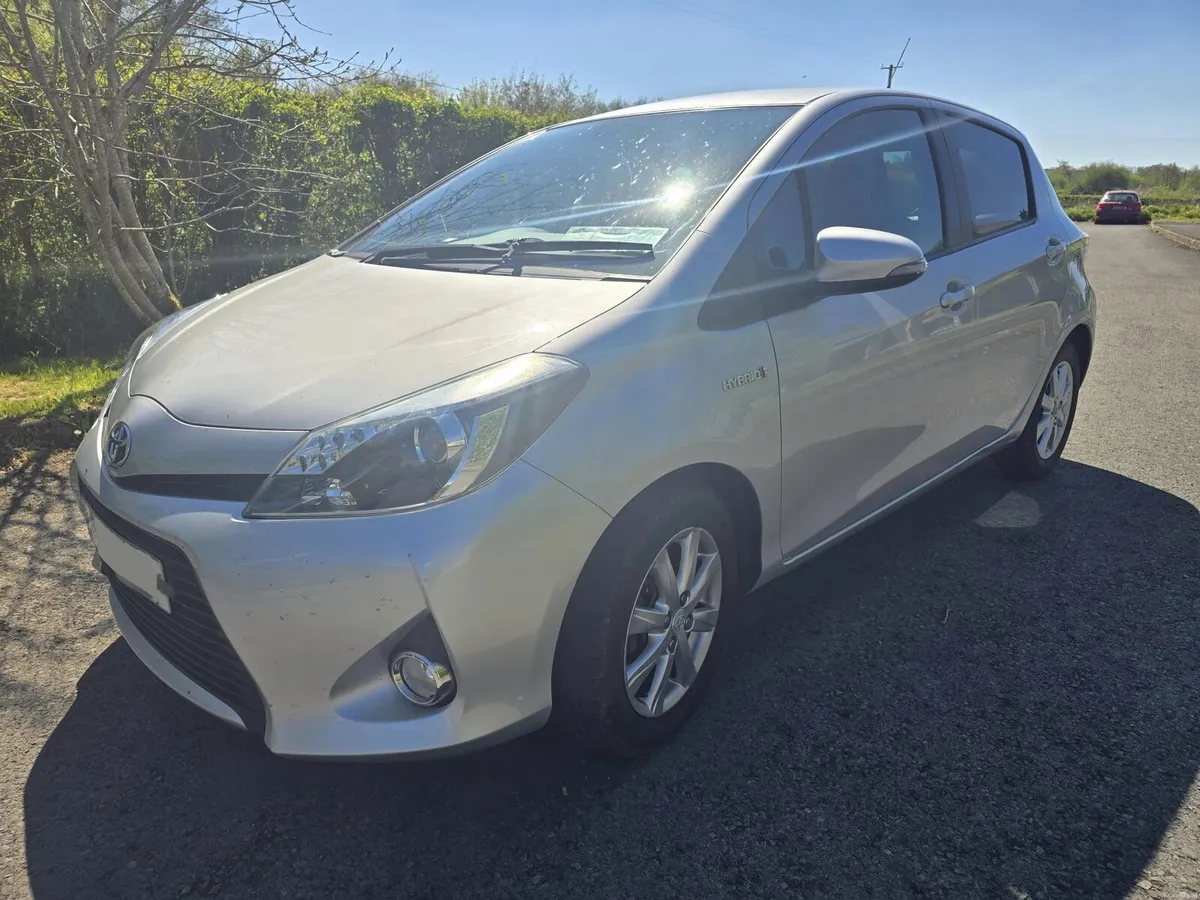 2013 Toyota Yaris - Image 2