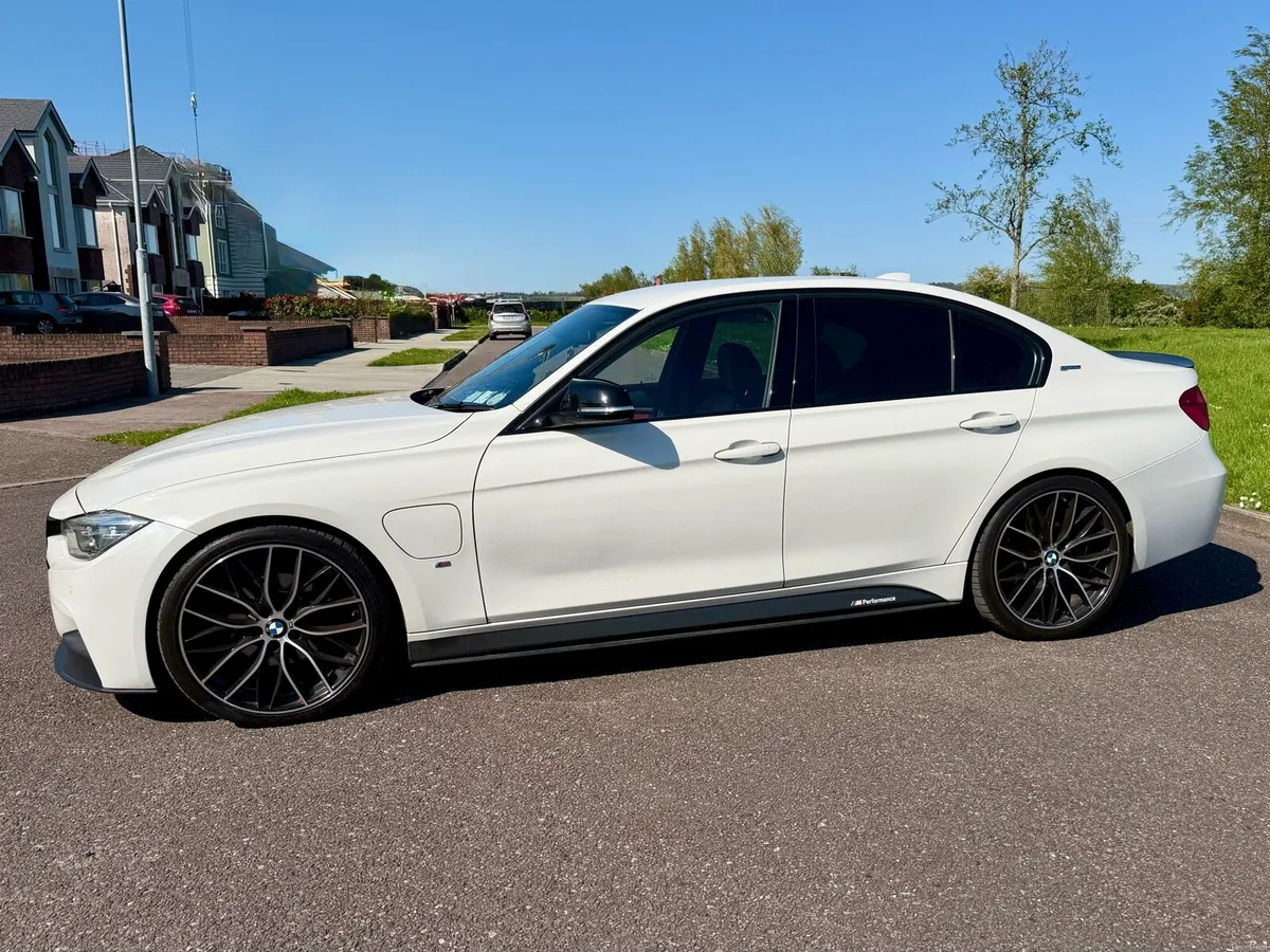 172 BMW 330e M-Sport *Low Mileage - Image 4