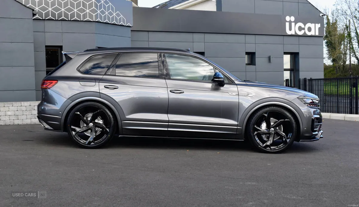 Volkswagen Touareg 3.0 Touareg V6 Black Edition TD - Image 4
