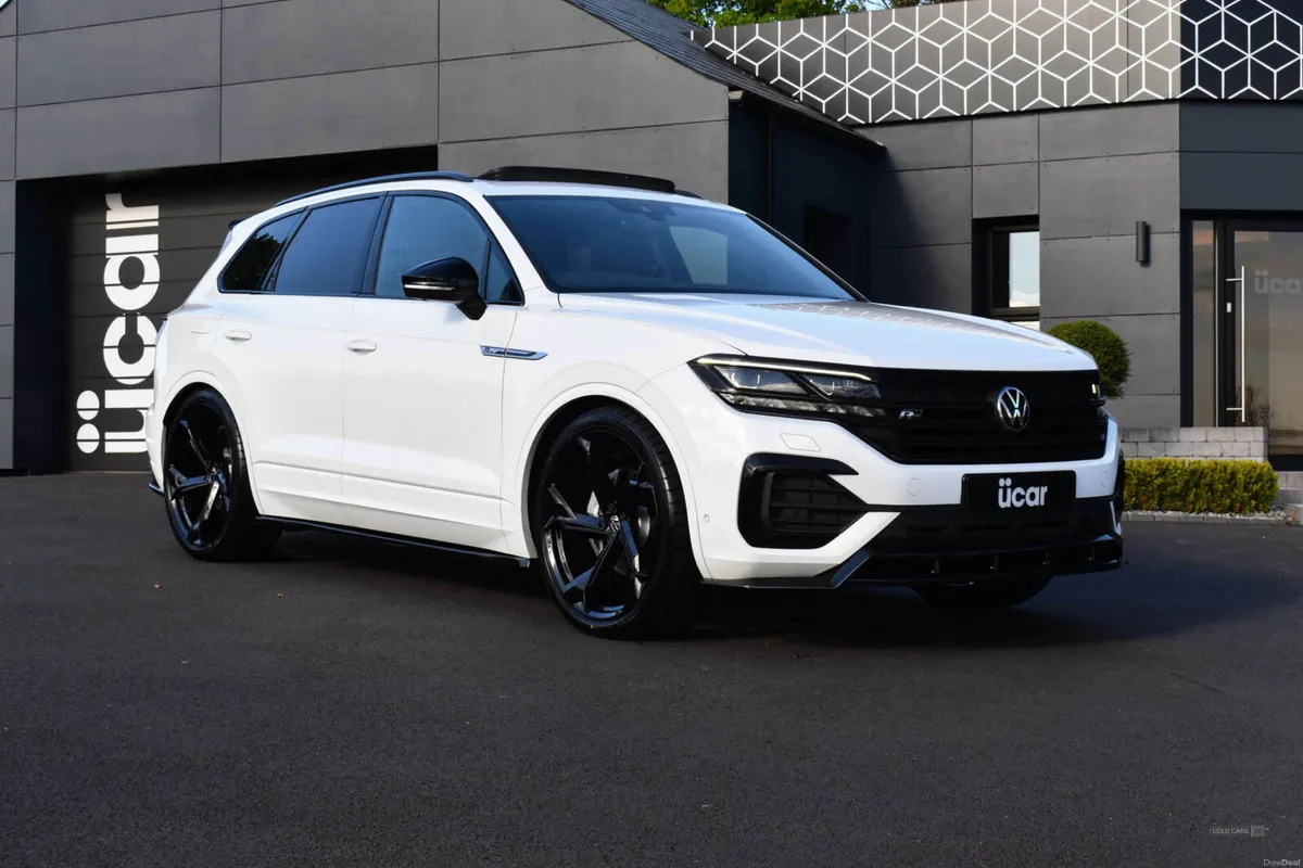 Volkswagen Touareg 3.0 Touareg V6 Black Edition TD - Image 1