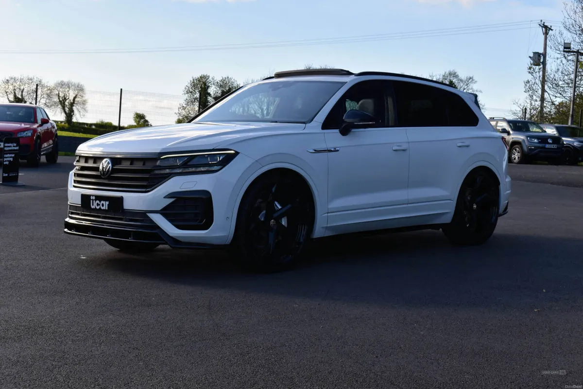 Volkswagen Touareg 3.0 Touareg V6 Black Edition TD - Image 3