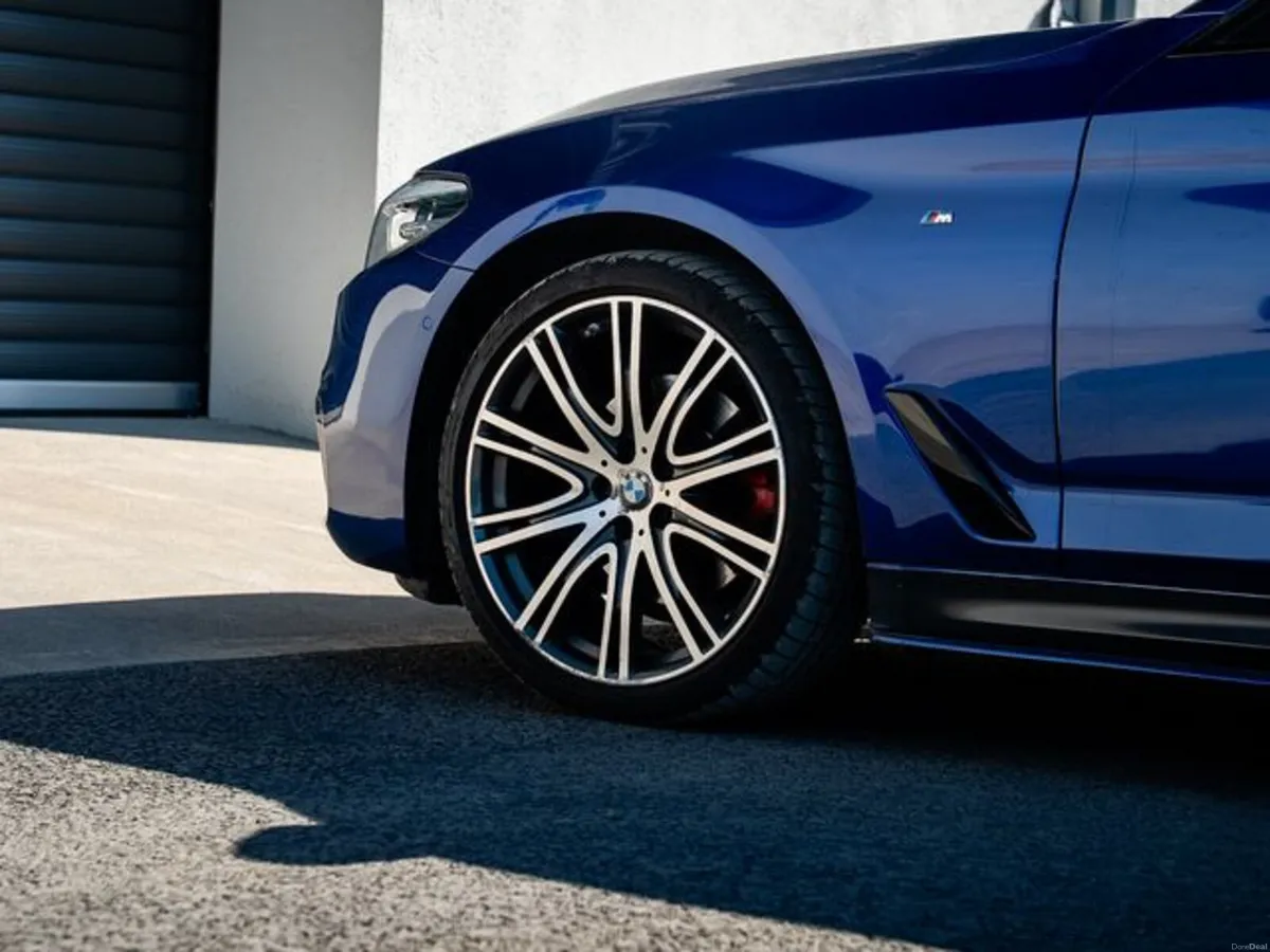 BMW 5-Series 520D M Sport *SAN MARINO BLUE* - Image 3
