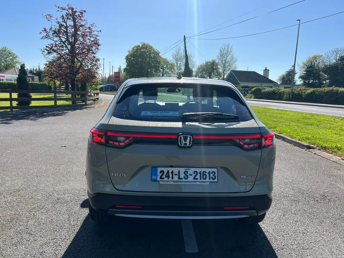 Honda HR-V Elegance e:HEV 2024 - Image 4