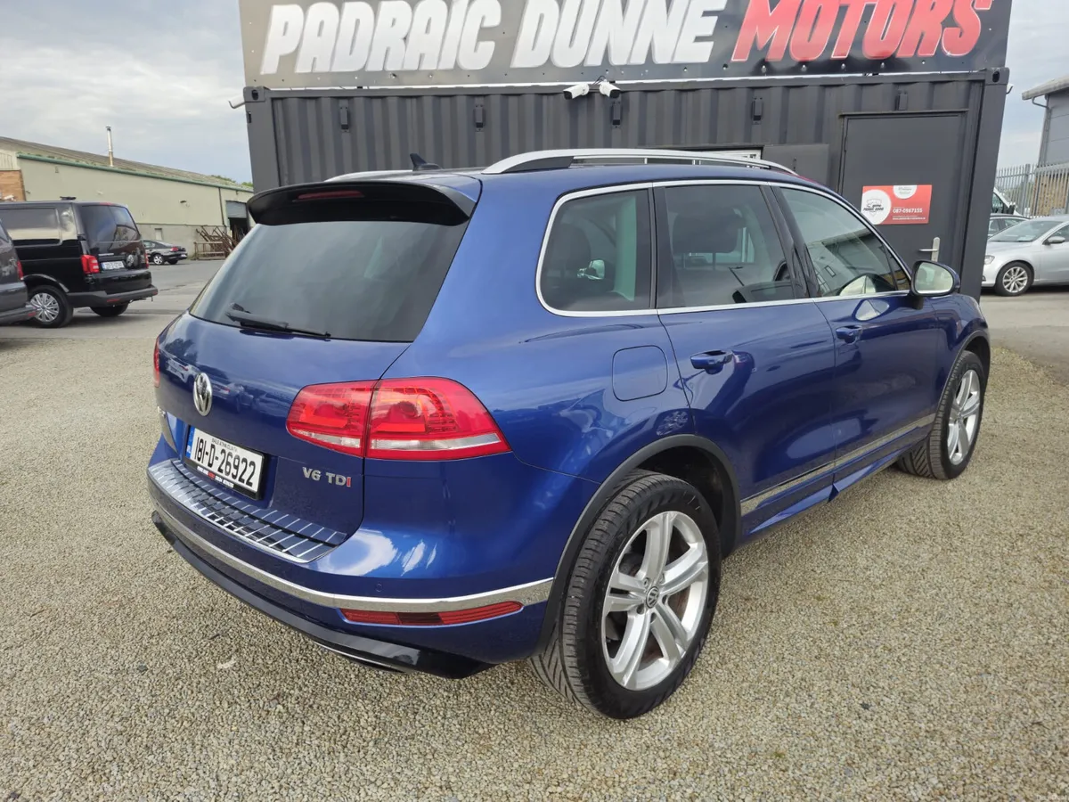 181 Volkswagen Touareg Rline CREWCAB - Image 3