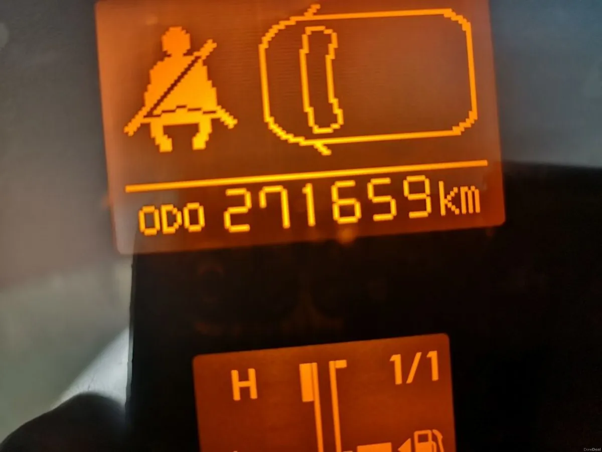 Toyota Avensis 2012 - Image 4