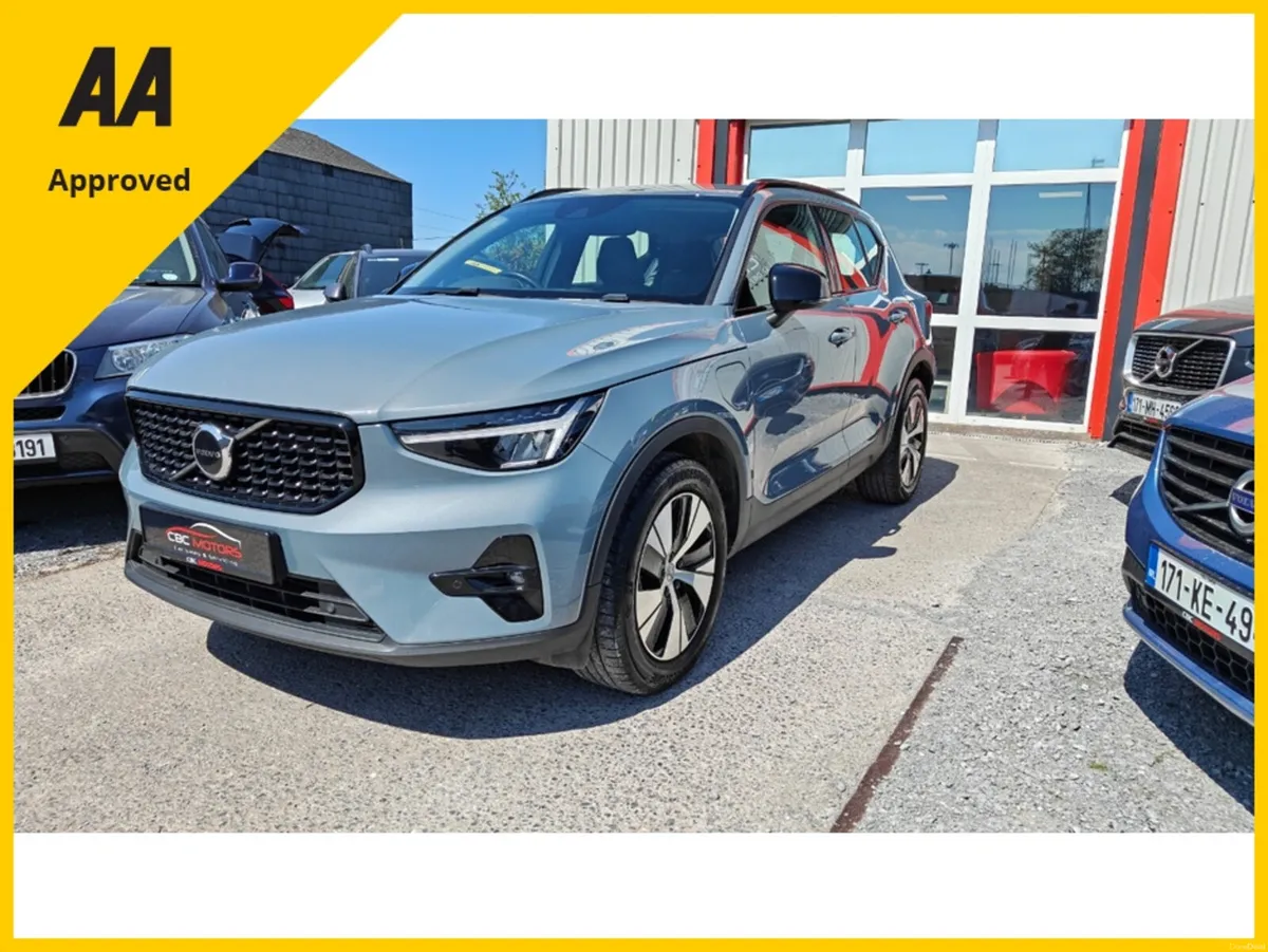 Volvo XC40 2022 Plug In Hybird Plus Full Leather - Image 6
