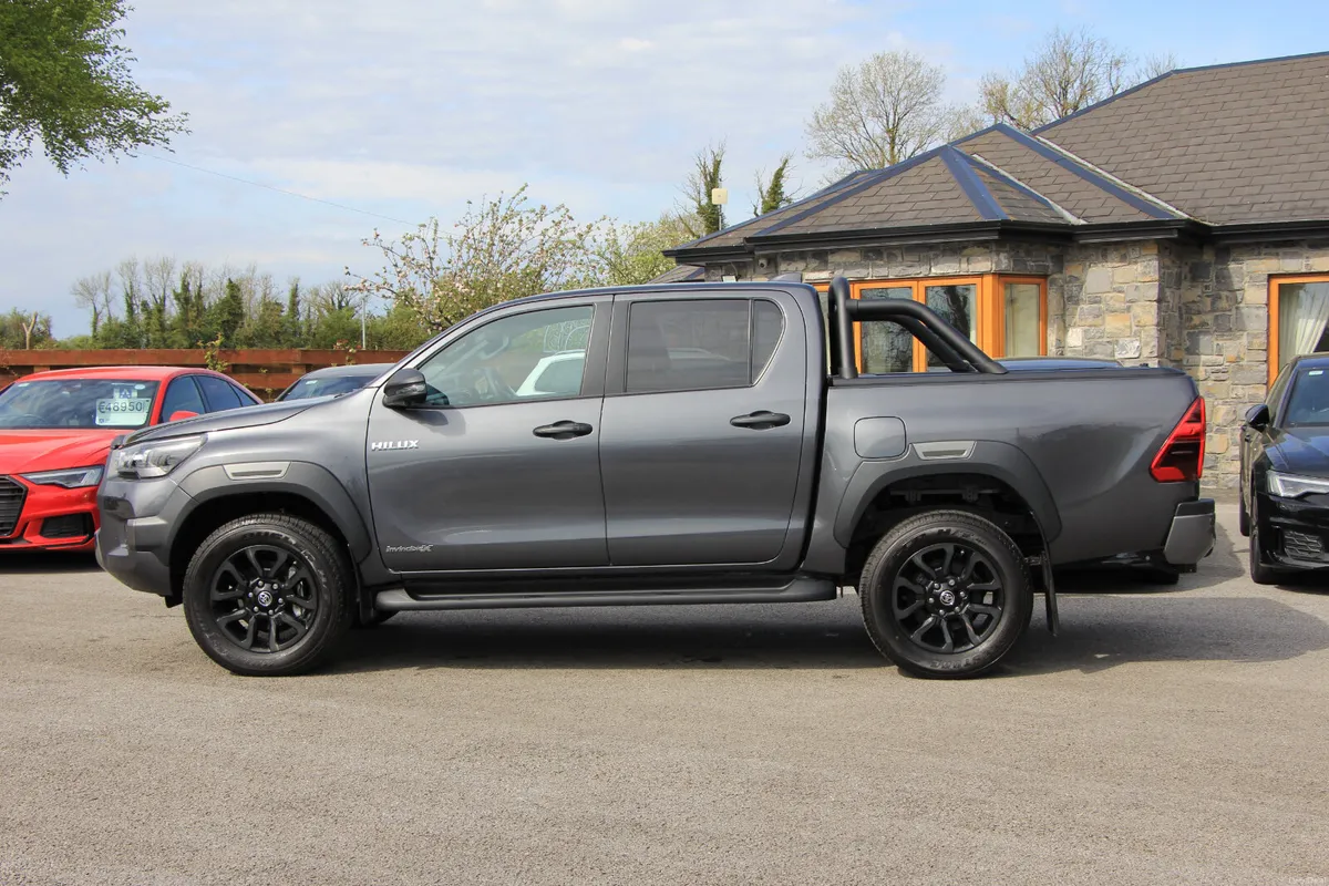 Hilux Invincible X * 360 Cams * Extra spec - Image 6