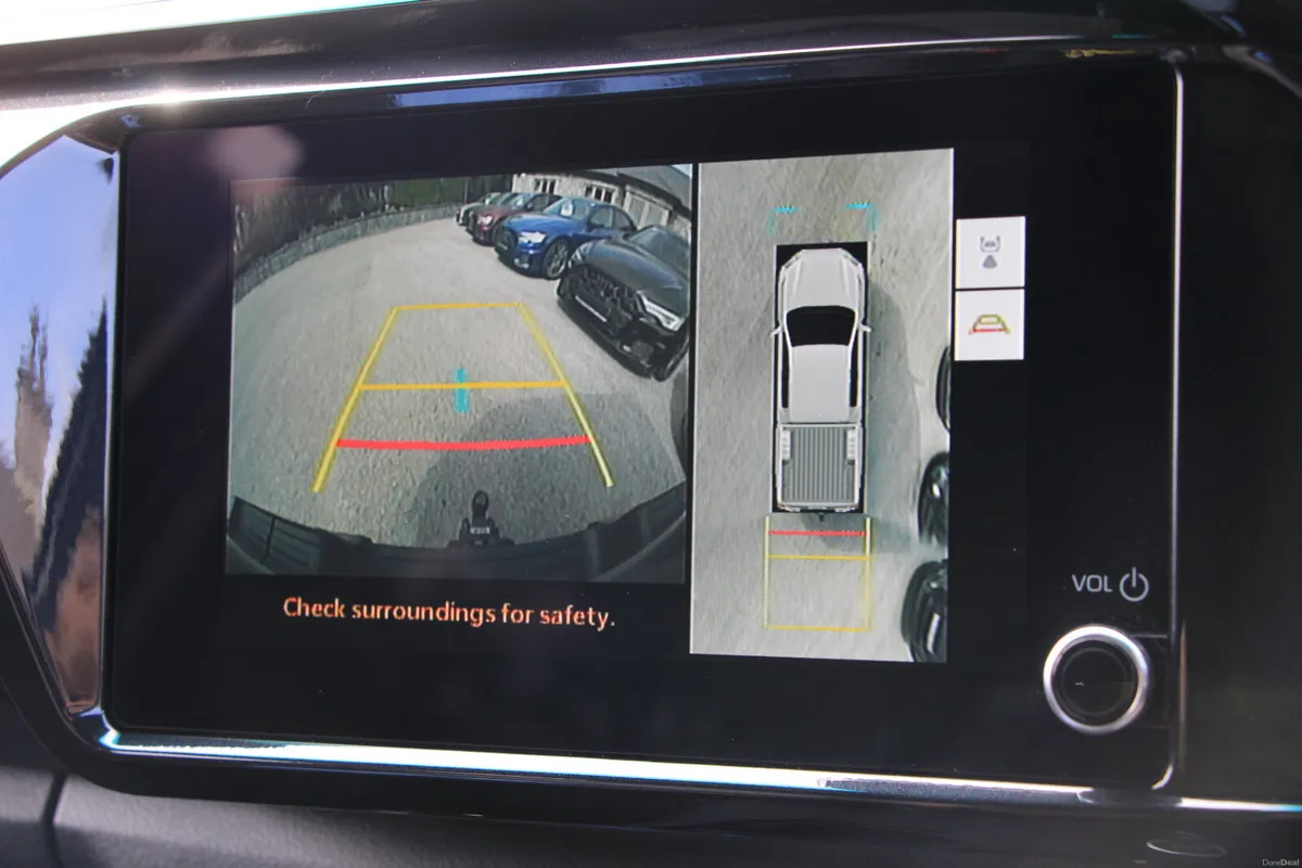 Hilux Invincible X * 360 Cams * Extra spec - Image 3