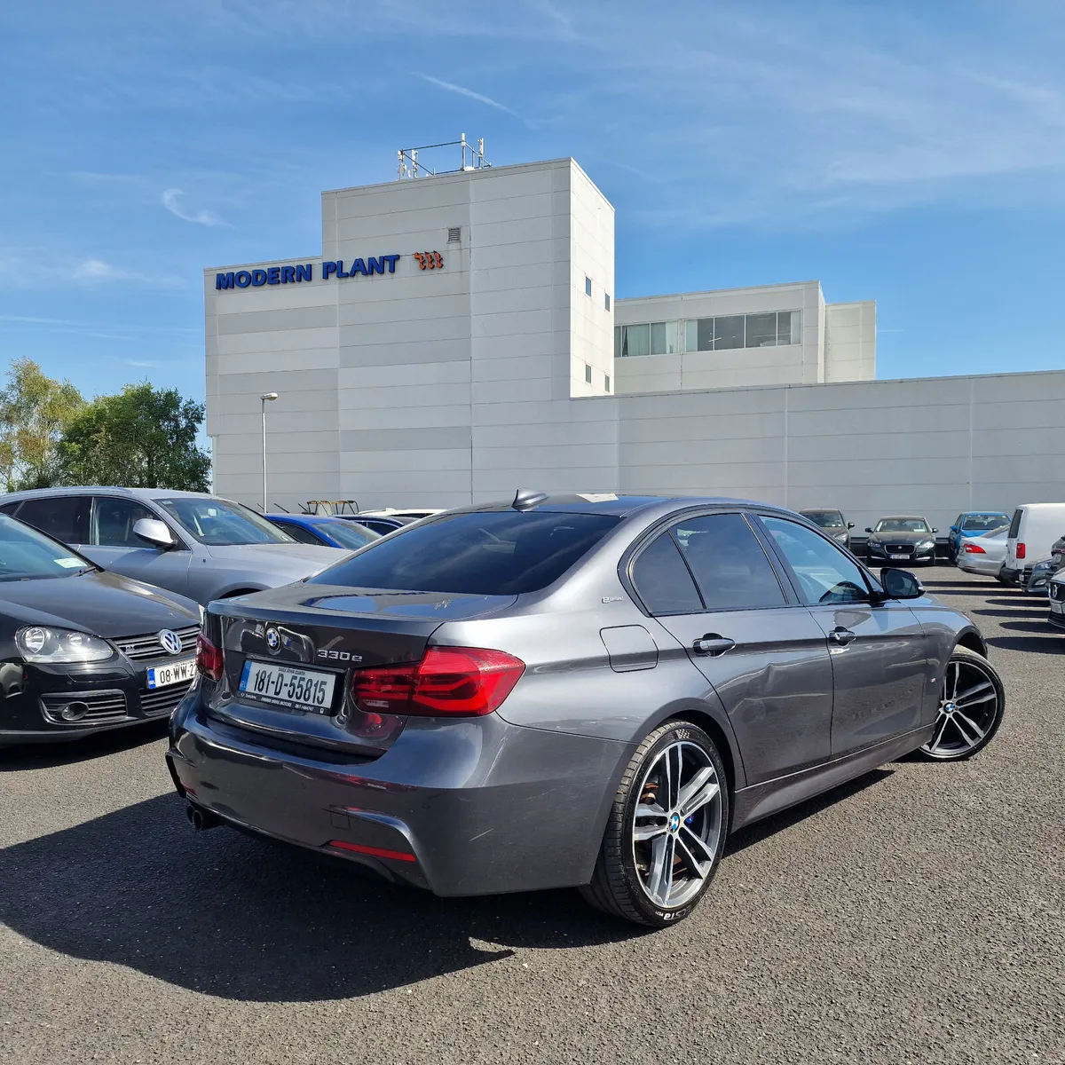 BMW 3-Series 2018 330e M Sport - Image 4