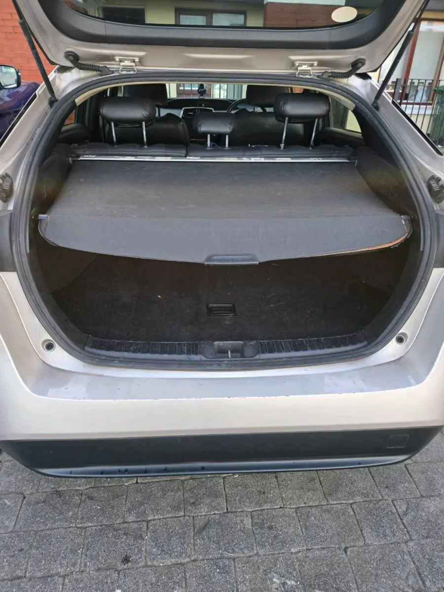 2016 Registration very clean Toyota Prius for sale - Image 4