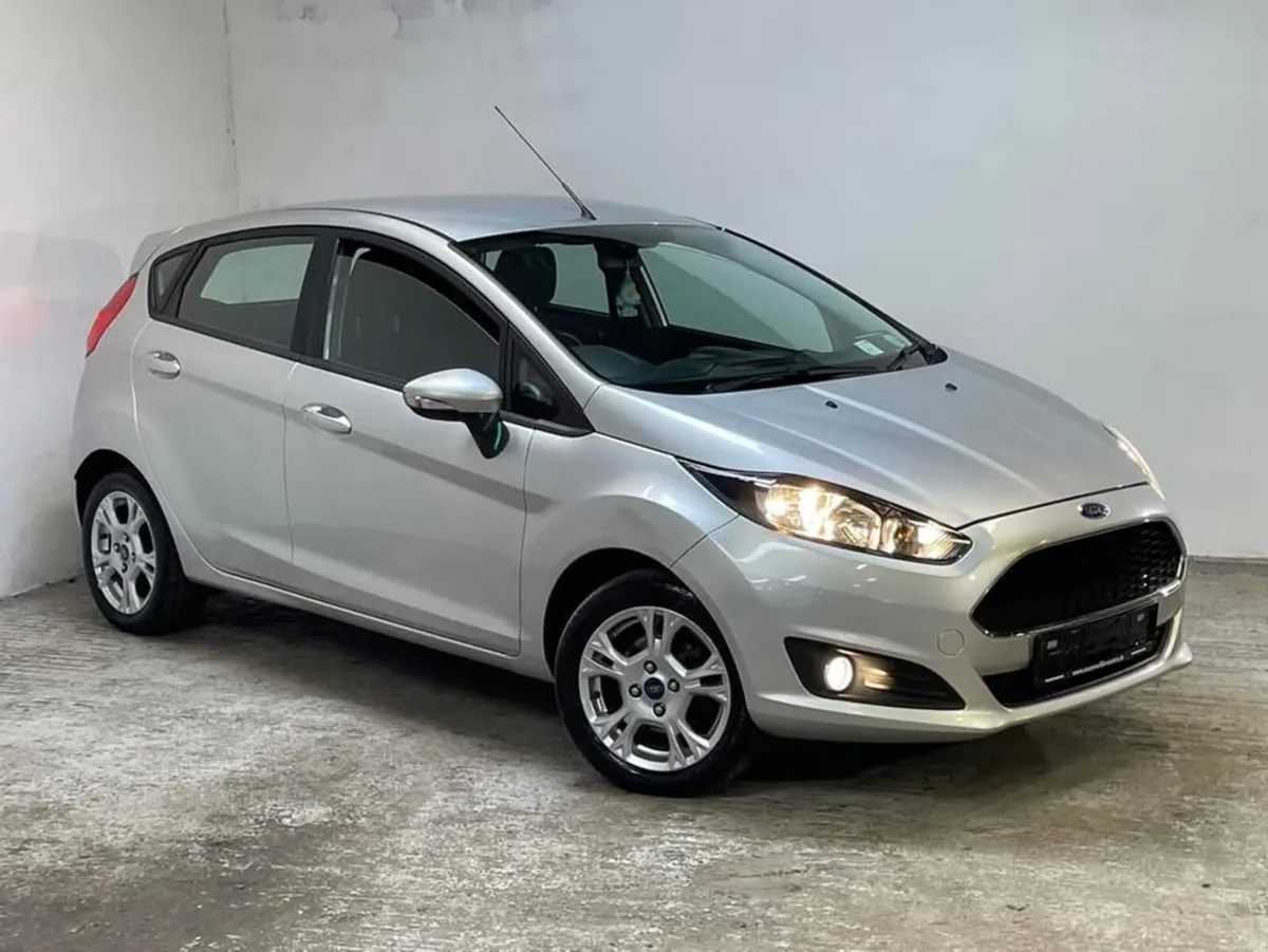 Ford Fiesta ZETEC 1.25 60PS M5 5DR MCA 4DR - Image 1