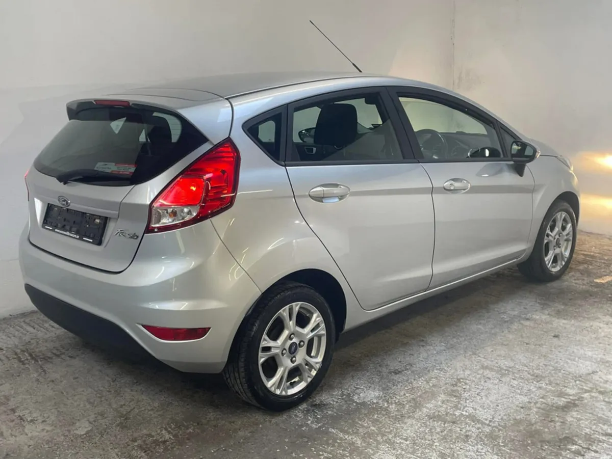 Ford Fiesta ZETEC 1.25 60PS M5 5DR MCA 4DR - Image 4