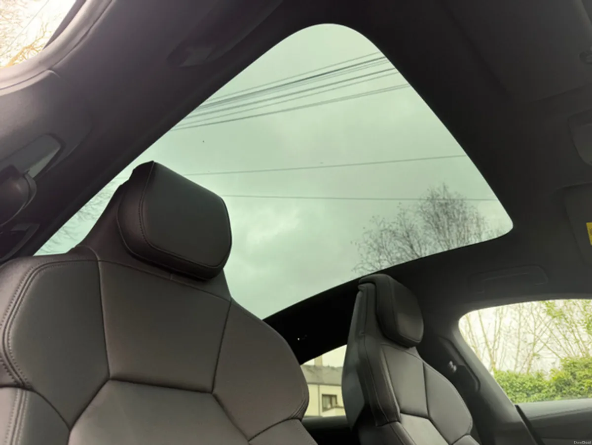 Audi e-tron Immaculate throughout//Audi Service Hi - Image 4