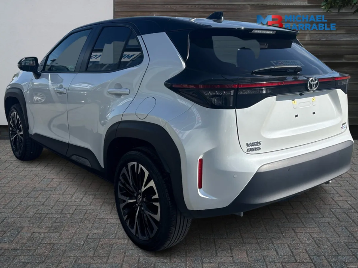 Toyota Yaris Cross Hybrid Automatic 2Tone - Image 4