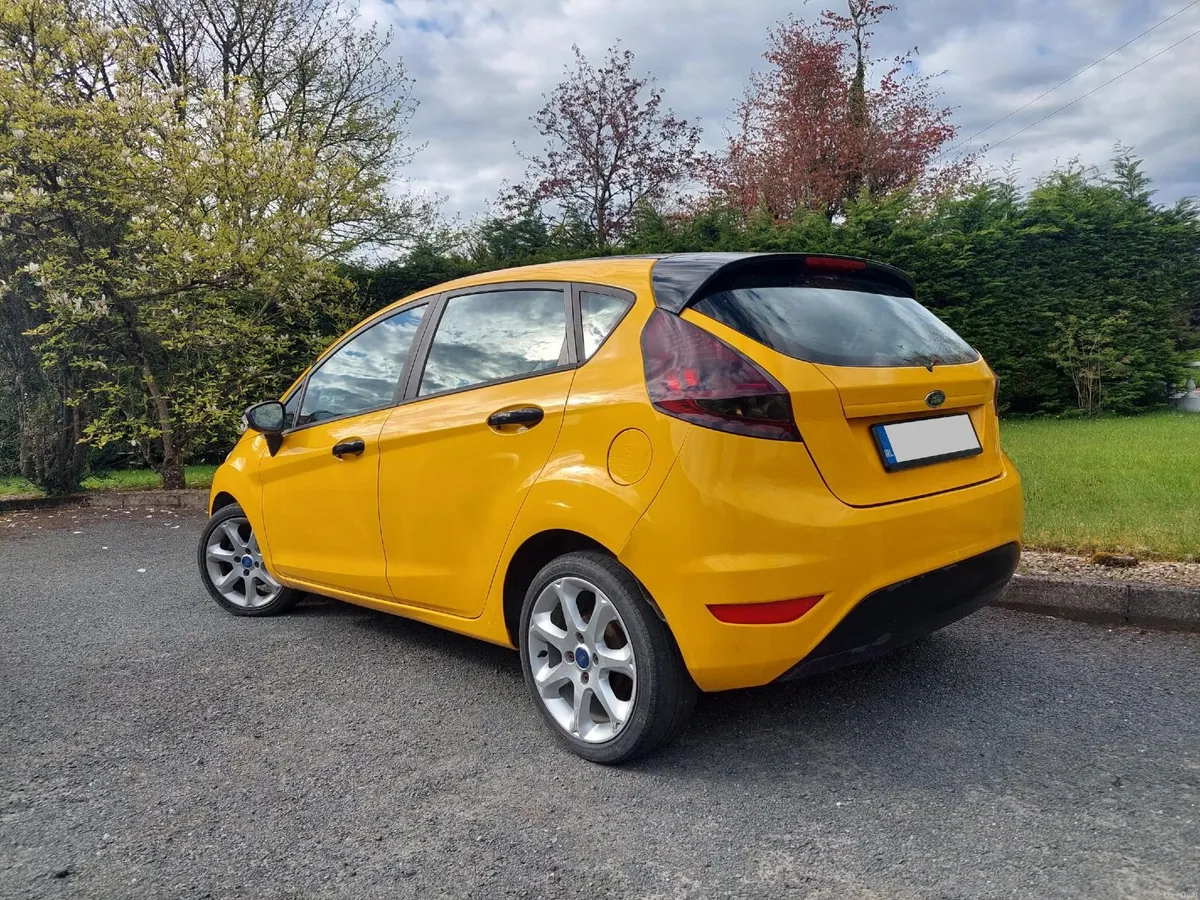 Ford Fiesta 2009 - Image 2